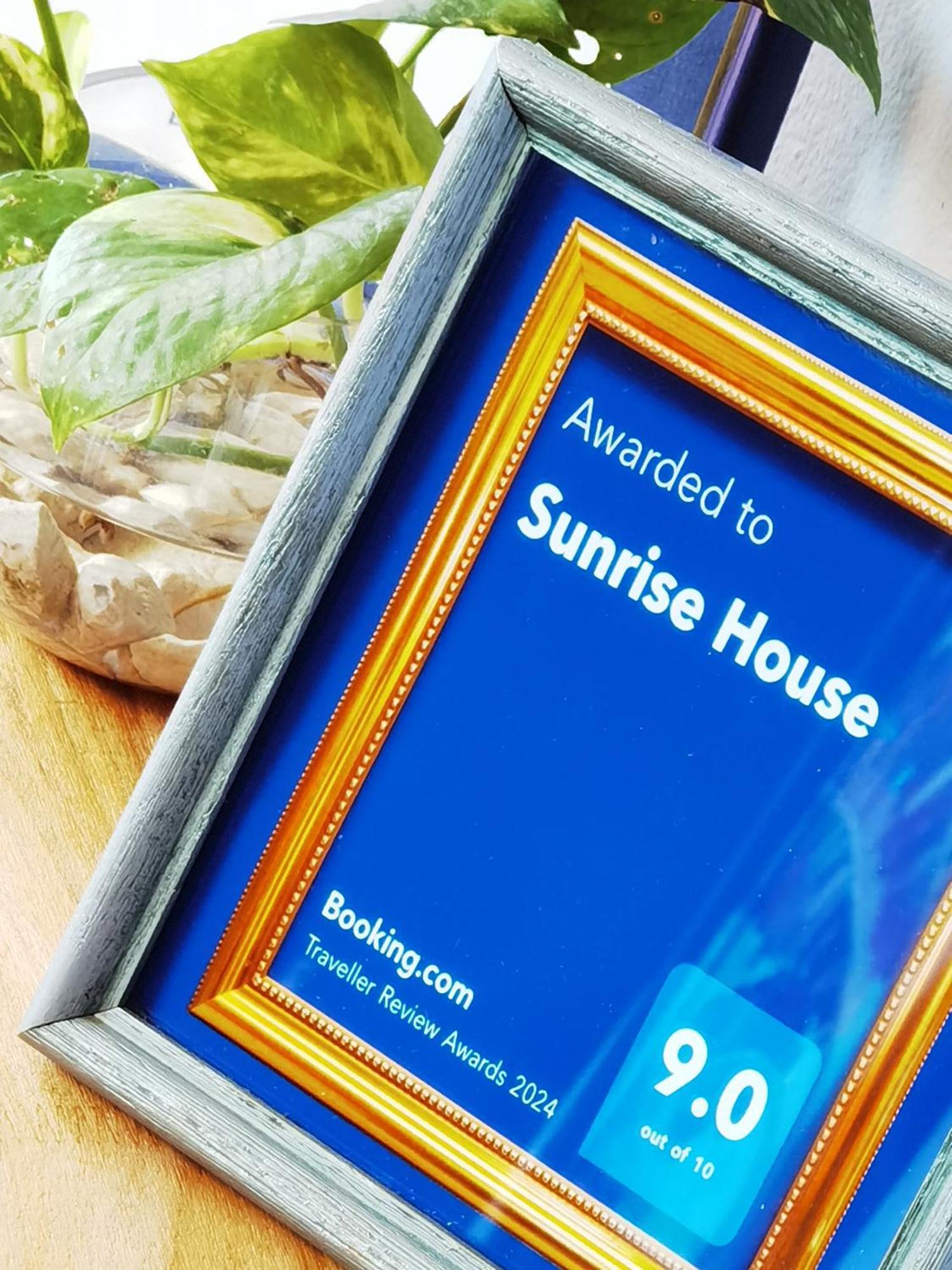 ケポス Sunrise House Bed & Breakfast エクステリア 写真