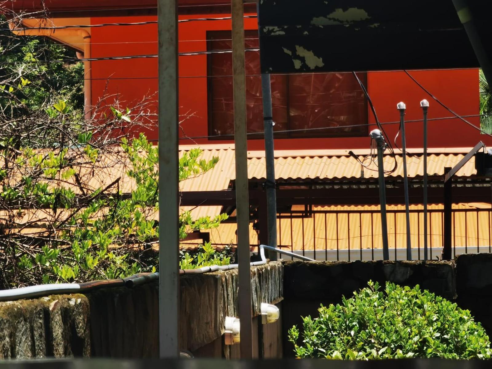 ケポス Sunrise House Bed & Breakfast エクステリア 写真